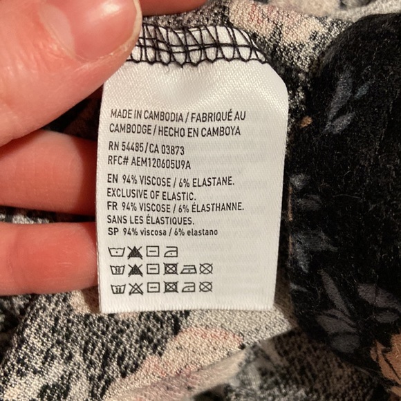 American Eagle Off-The-Shoulder Top - Picture 4 of 4